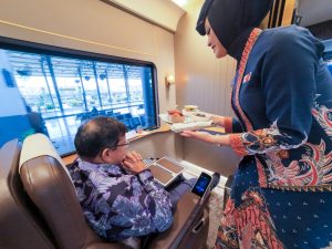 KAI Services Memberikan Pelayanan Untuk Para Delegasi ASEAN Railway CEOs’ di Kereta Compartment Suite Class