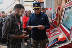 Menhub Dorong Masyarakat ke Bandara Soekarno-Hatta Gunakan Kereta Bandara