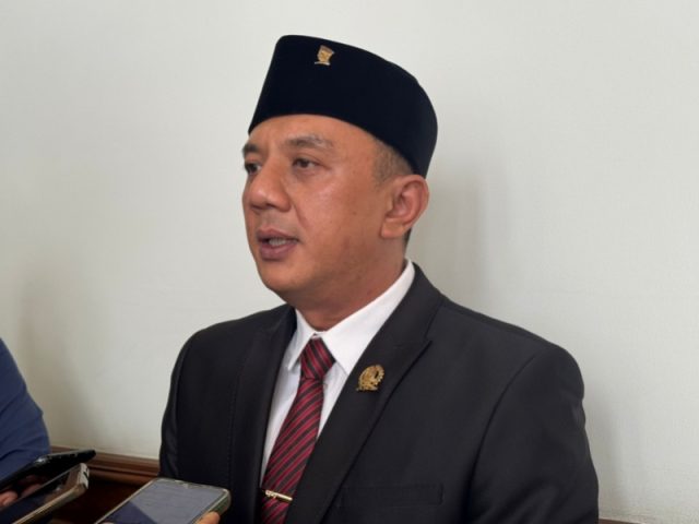 Resmi Pimpinan DPRD Jatim Deni Wicaksono Tancap Gas Kawal Penurunan Kemiskinan di Jatim