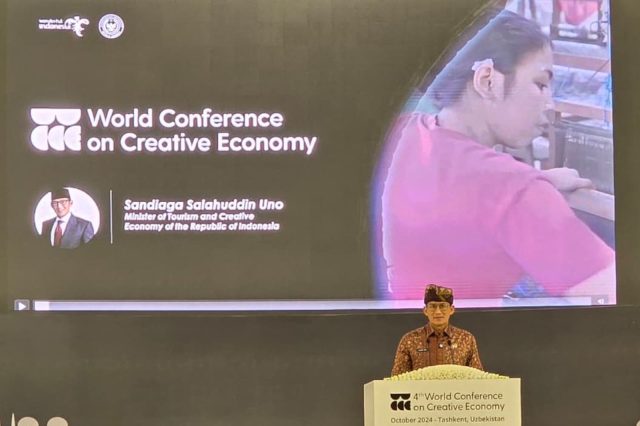 Hadir di WCCE 2024, Menparekraf Promosikan Hari Batik Sedunia