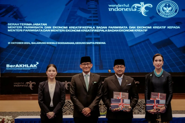 Serah Terima Jabatan Menteri Pariwisata dan Menteri Ekonomi Kreatif Digelar di Gedung Sapta Pesona