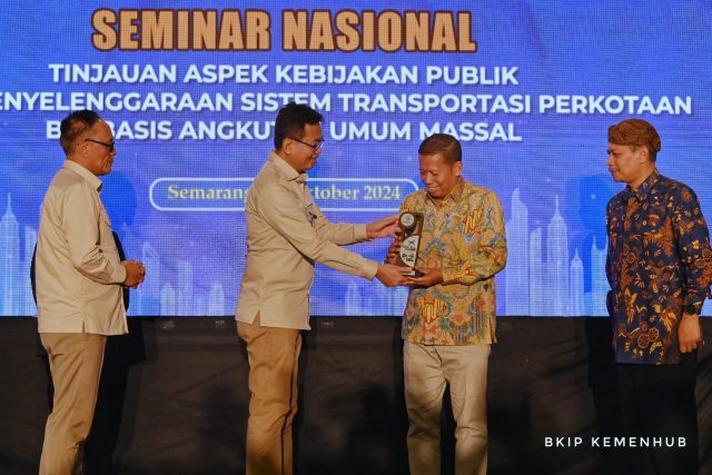 Menhub: Perlu Terobosan Agar Lebih Banyak Daerah Berpihak pada Transportasi Massal Perkotaan