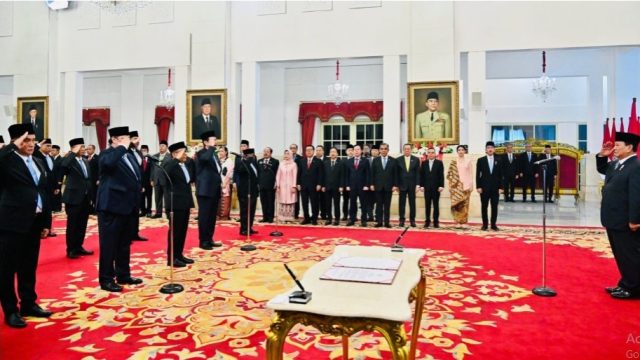 Presiden Prabowo Lantik Para Menteri Kabinet Merah Putih di Istana Negara