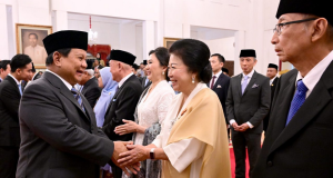 Presiden Prabowo Subianto Lantik Wakil Ketua dan Anggota Dewan Ekonomi Nasional di Istana Negara