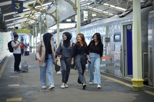 Kereta Api Transportasi Aman, Nyaman, dan Inklusif bagi Multi-Generasi