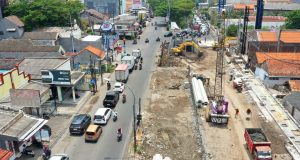 Pemkot Surabaya Sosialisasikan Proyek Pengaspalan dan Pemasangan CCSP di Jalan Wiyung