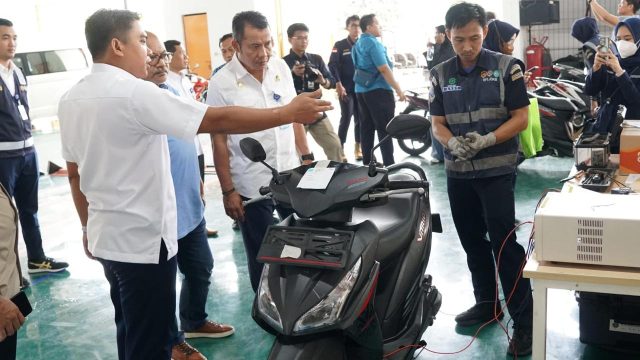 Ditjen Hubdat Uji Sepeda Motor Listrik Konversi Secara Massal