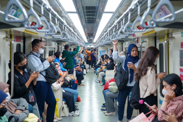 LRT Jabodebek Catat Rekor Pengguna Harian dan Tambah Perjalanan Akhir Pekan pada November 2024