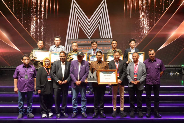 Inovasi Berbuah Prestasi, Dirut KAI Didiek Hartantyo Raih “Best of The Best Marketeer of The Year 2024”