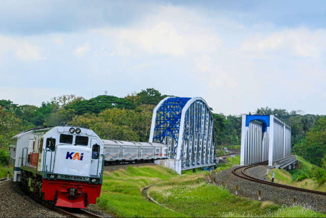 KAI Terus Melakukan Perbaikan Prasarana Dorong Transportasi Kereta Api Lebih Andal