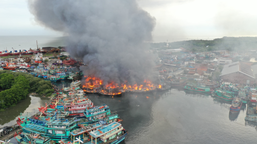 Insiden Kebakaran 24 Kapal Ikan Tanpa ABK di Dermaga Pelindo Tegal, Kemenhub Pastikan Pemulihan Operasional Pelabuhan