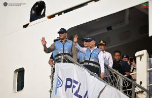 Sapa Penumpang KM Labobar di Tanjung Priok, Menhub Dudy Tegaskan Pelayanan Harus Berjalan dengan Baik