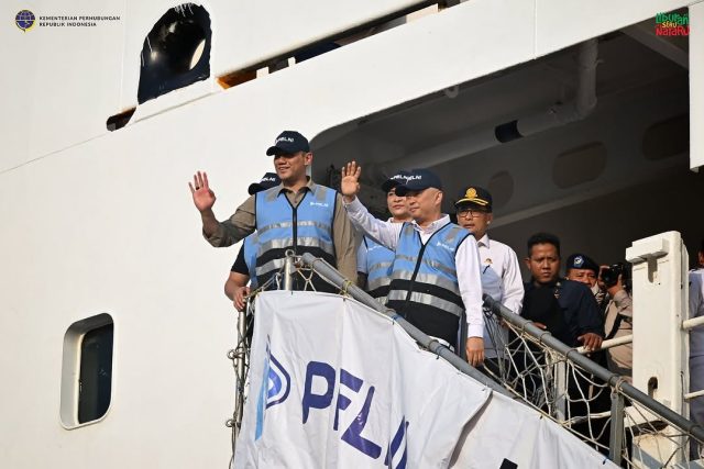 Sapa Penumpang KM Labobar di Tanjung Priok, Menhub Dudy Tegaskan Pelayanan Harus Berjalan dengan Baik