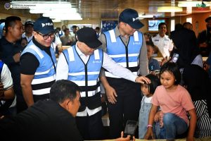 Sapa Penumpang KM Labobar di Tanjung Priok, Menhub Dudy Tegaskan Pelayanan Harus Berjalan dengan Baik