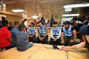 Sapa Penumpang KM Labobar di Tanjung Priok, Menhub Dudy Tegaskan Pelayanan Harus Berjalan dengan Baik