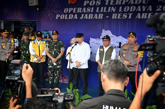 Menhub Dudy dan Menko PMK Tinjau Tol Jakarta-Cikampek, Pastikan Kelancaran Perjalanan Selama Nataru