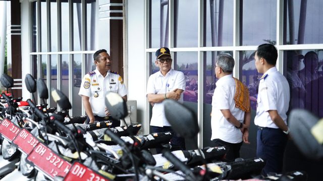 Ditjen Hubdat Hibah Prasarana Dermaga Penyeberangan, APJ dan Kendaraan Dinas di Wilayah NTT