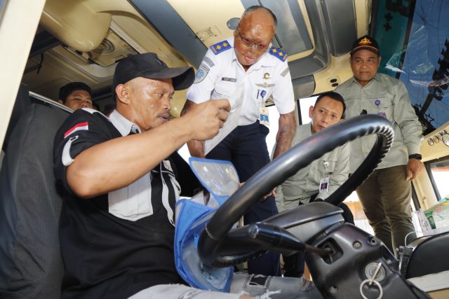 Memastikan Kelancaran Angkutan Nataru di Manado, Kemenhub Pantau Pelaksanaan Operasional di Bandara, Pelabuhan, dan Terminal