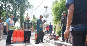 Antisipasi Potensi Banjir Perkotaan, Pemkab Lamongan Keruk Sedimen Drainase