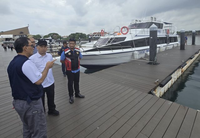 Menhub Dudy Tinjau Kelancaran Lalu Lintas Penyeberangan Wisatawan di Pelabuhan Sanur