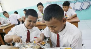 Anggota Komisi E Farah: MBG Jadi Motivasi Anak untuk Sekolah