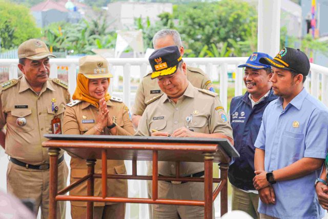 Resmikan Taman Setu Biru, Pj. Gubernur Teguh Imbau Masyarakat Jaga Fasilitas Publik dengan Baik