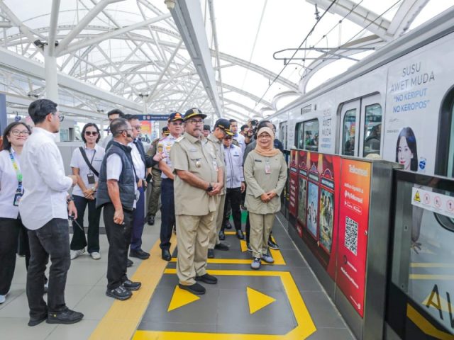 Wagub Rano Tinjau Fasilitas MRT dan Transjakarta