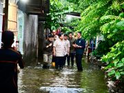 Presiden Prabowo Tinjau Warga Terdampak Banjir di Bekasi